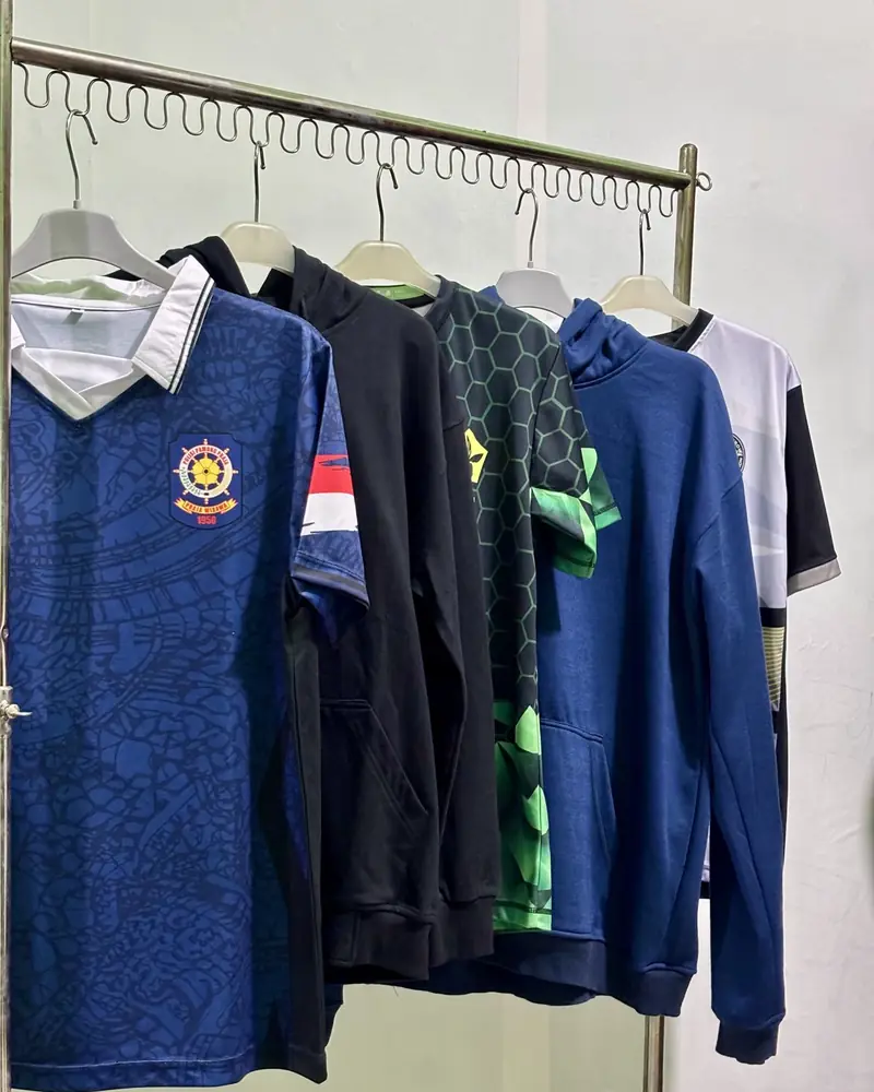 Hasil produksi Kaka Konveksi: jersey dan kaos tim
